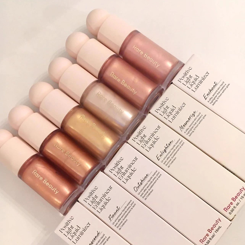 Rare Beauty Makeup Highlighter - Iluminador Rare Beauty com Acabamento Brilhante,