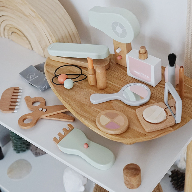 Novas crianças de madeira simu - Beauty Makeup Game avaliação e preço