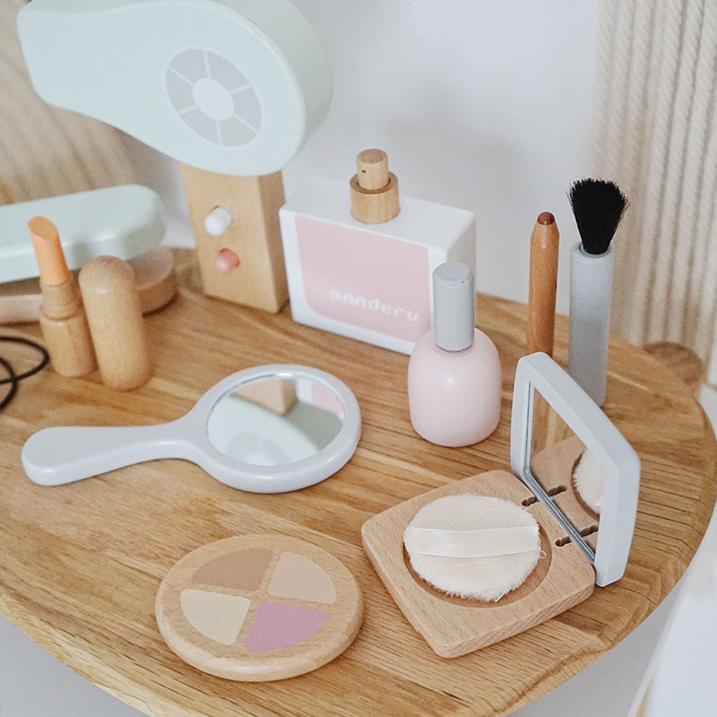 Novas crianças de madeira simu - Beauty Makeup Game avaliação e preço
