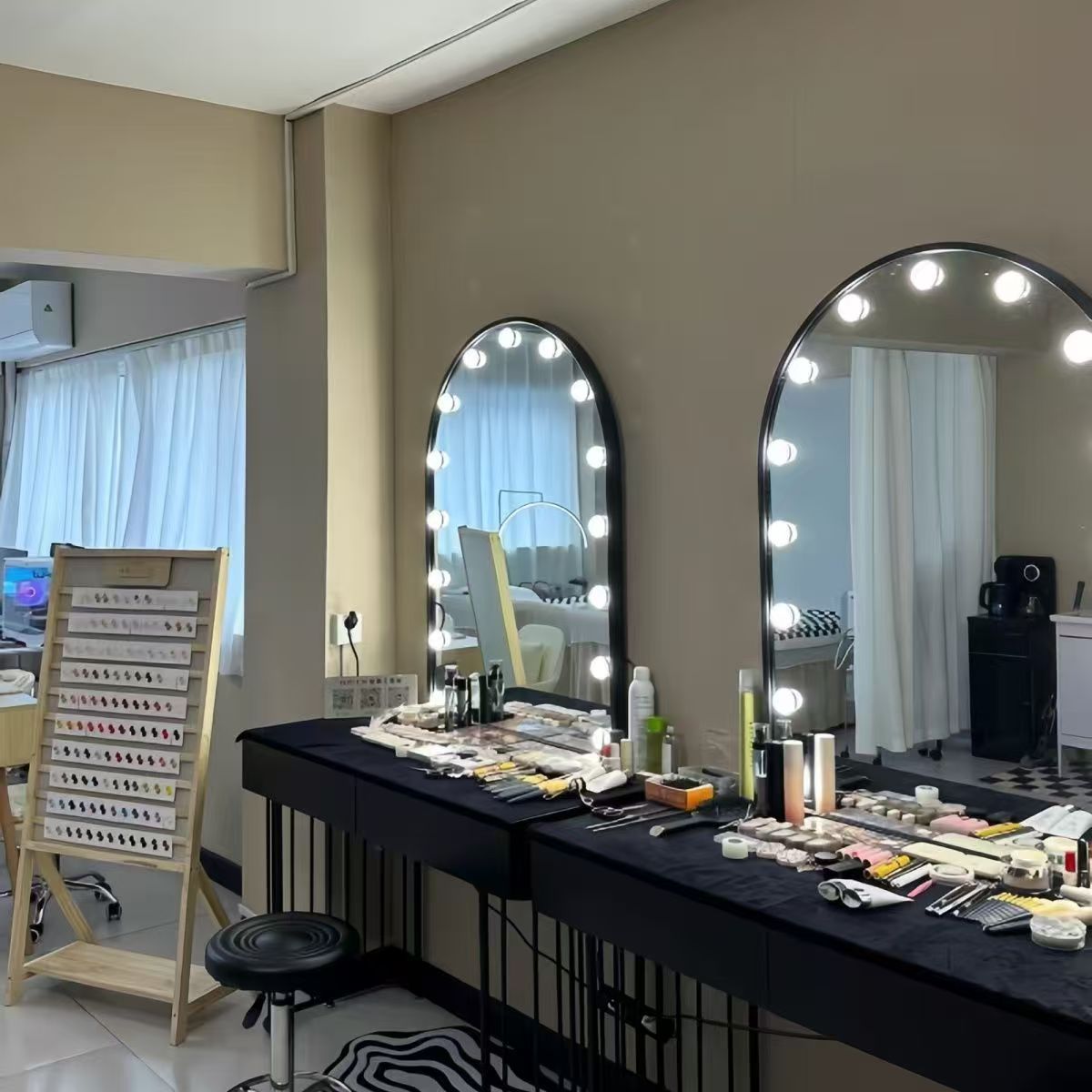 Estilo nórdico sombra estúdio  - Beauty And Makeup Studio avaliação e preço