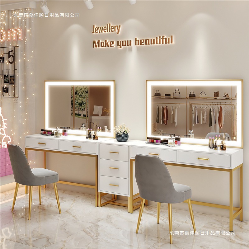 Estúdio de maquiagem para arte - Beauty And Makeup Studio avaliação e preço